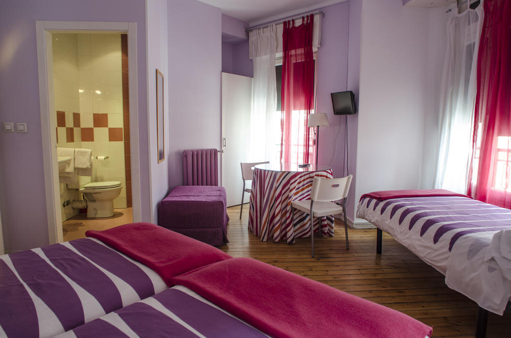 Pension Blanca B&B León Δωμάτιο φωτογραφία